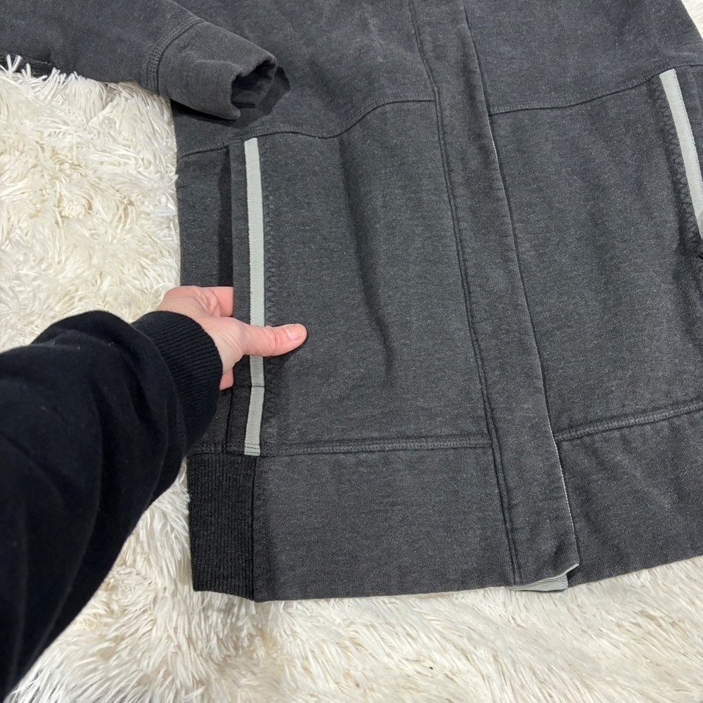 Lululemon Yin To My Yang Cardi Heathered Black / Soot Light Size 2 - Picture 5 of 15